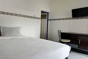 OYO 93650 Pondok Baruga 777 Near Sarewo Musik Studio Kendari