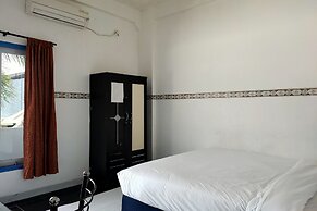 OYO 93650 Pondok Baruga 777 Near Sarewo Musik Studio Kendari