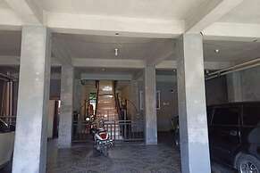 OYO 93650 Pondok Baruga 777 Near Sarewo Musik Studio Kendari