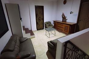 OYO 93650 Pondok Baruga 777 Near Sarewo Musik Studio Kendari