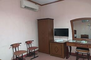 OYO 93650 Pondok Baruga 777 Near Sarewo Musik Studio Kendari