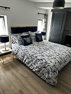 Herbert George Apartment Hotel