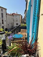 Herbert George Apartment Hotel