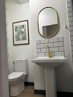 Herbert George Apartment Hotel