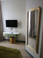 Herbert George Apartment Hotel