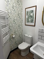 Herbert George Apartment Hotel