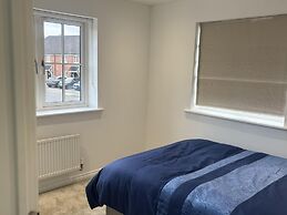 Immaculate 4-bed House in Horley