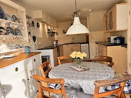 Charming 3 Bedroom Family Cottage - Dogs Welcome
