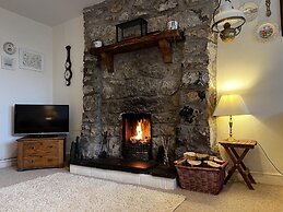 Charming 3 Bedroom Family Cottage - Dogs Welcome