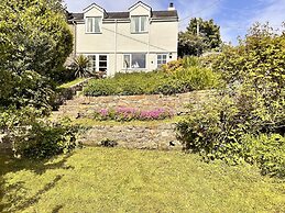 Charming 3 Bedroom Family Cottage - Dogs Welcome