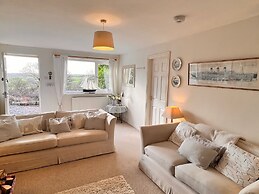 Charming 3 Bedroom Family Cottage - Dogs Welcome