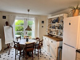 Charming 3 Bedroom Family Cottage - Dogs Welcome