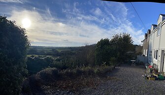 Charming 3 Bedroom Family Cottage - Dogs Welcome