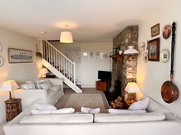 Charming 3 Bedroom Family Cottage - Dogs Welcome