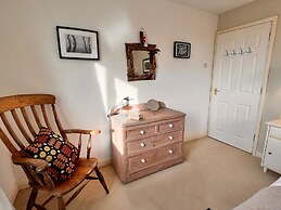 Charming 3 Bedroom Family Cottage - Dogs Welcome
