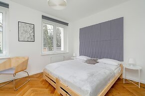 Rycerska Apartment Parking by Renters