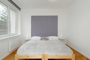 Rycerska Apartment Parking by Renters