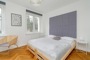 Rycerska Apartment Parking by Renters