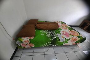 SPOT ON 93655 Home Stay Syariah Habibie