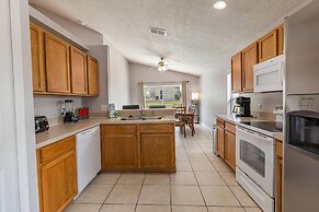 173 Hillside Dr in Davenport