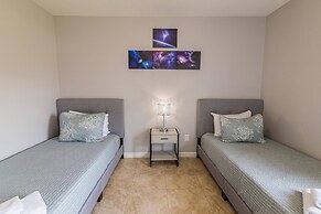 173 Hillside Dr in Davenport