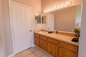 173 Hillside Dr in Davenport