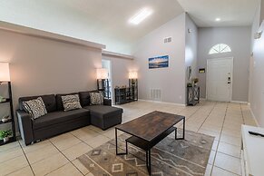 173 Hillside Dr in Davenport