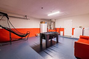 173 Hillside Dr in Davenport