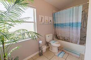 173 Hillside Dr in Davenport