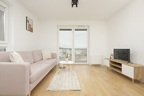 Apartment With Desk in Gdansk by Renters