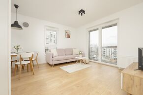 Apartment With Desk in Gdansk by Renters