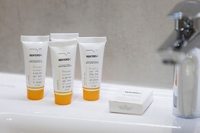 Apartment With Desk in Gdansk by Renters