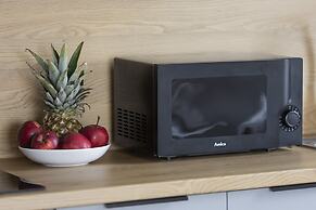 Apartment With Desk in Gdansk by Renters