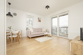 Apartment With Desk in Gdansk by Renters
