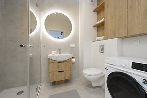 Apartment With Desk in Gdansk by Renters