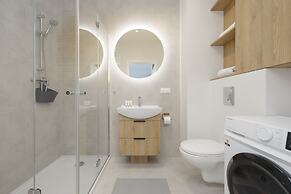 Apartment With Desk in Gdansk by Renters