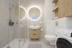 Apartment With Desk in Gdansk by Renters