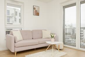 Apartment With Desk in Gdansk by Renters