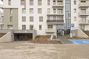 Apartment With Desk in Gdansk by Renters