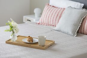 Apartment With Desk in Gdansk by Renters