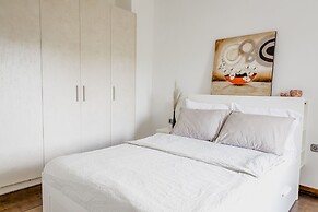 Moute House by Corfuescapes