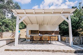 Moute House by Corfuescapes