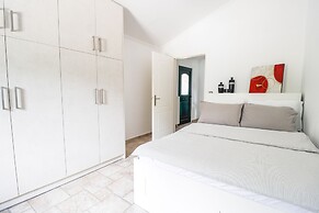 Moute House by Corfuescapes