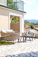 Moute House by Corfuescapes