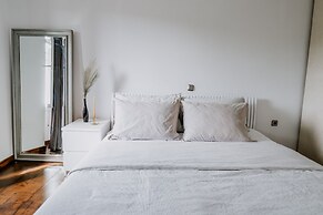 Moute House by Corfuescapes