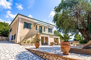 Moute House by Corfuescapes