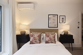 The Wembley Park Gem - Lovely 2bdr Flat With Balcony