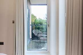 The Wembley Park Gem - Lovely 2bdr Flat With Balcony
