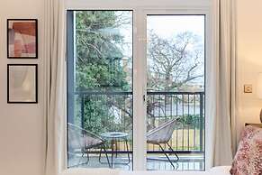 The Wembley Park Gem - Lovely 2bdr Flat With Balcony