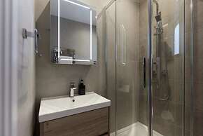 The Wembley Park Gem - Lovely 2bdr Flat With Balcony